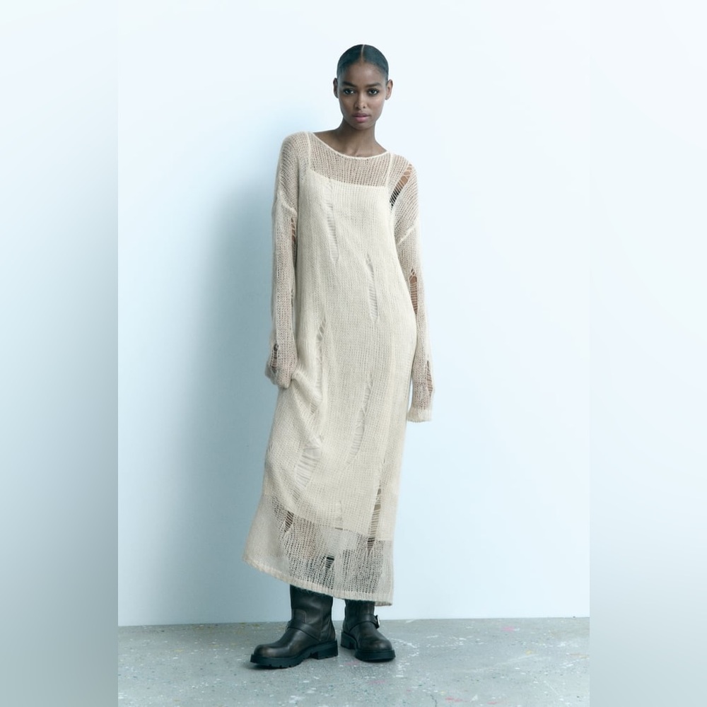 Super soft wool & alpaca dress. Beautiful cream colour w/drop stitch details